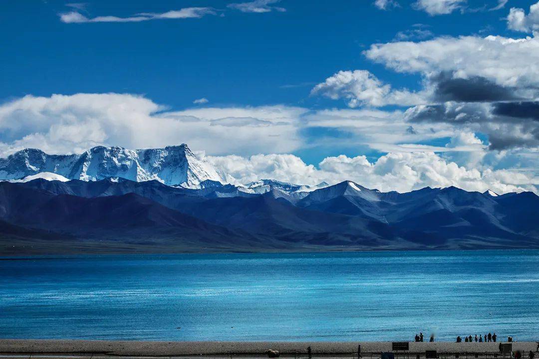 西藏，文化、发展与挑战的综合探讨